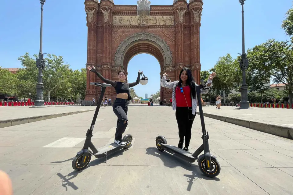 Barcelona: Tour en e-Scooter de 2 horas