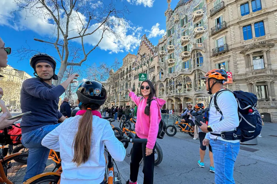 Barcelona: Tour turístico en bicicleta, E-Bike o E-Scooter