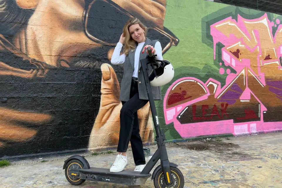 Únete a un tour en e-scooter de 2 horas en Barcelona