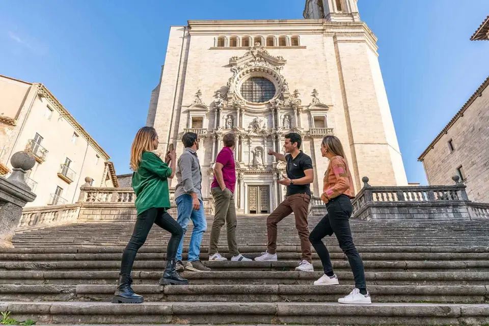 Barcelona: Visita guiada de un día a Girona y billete de tren de alta velocidad