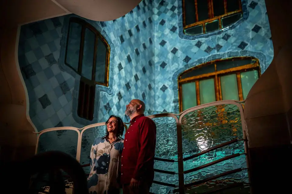 Barcelona: Visita Nocturna a la Casa Batlló con Bebida de Bienvenida