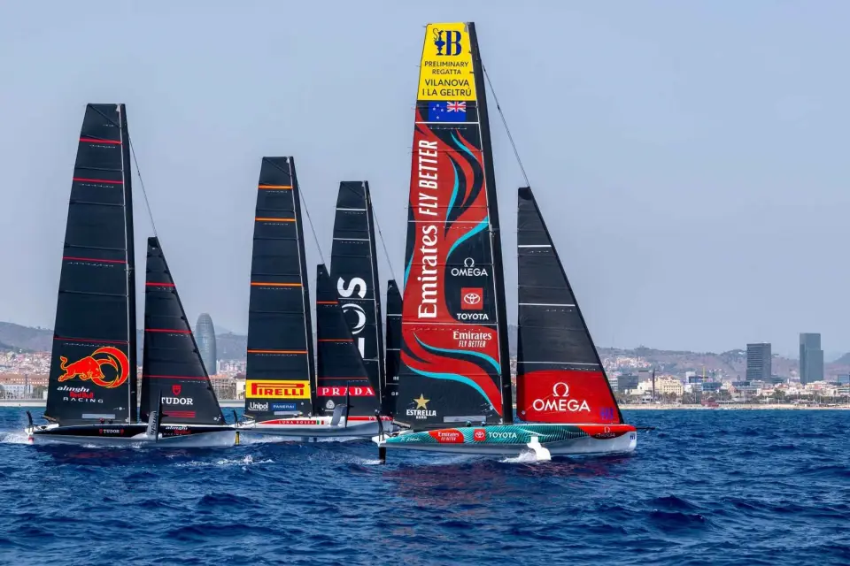 Barcelona: Vive la COPA AMÉRICA desde el mar en Velero