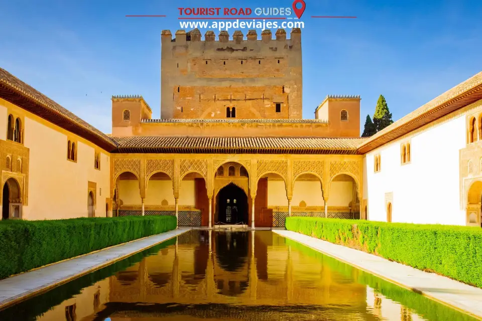 Desde Madrid: Alhambra Granada y Mezquita Córdoba