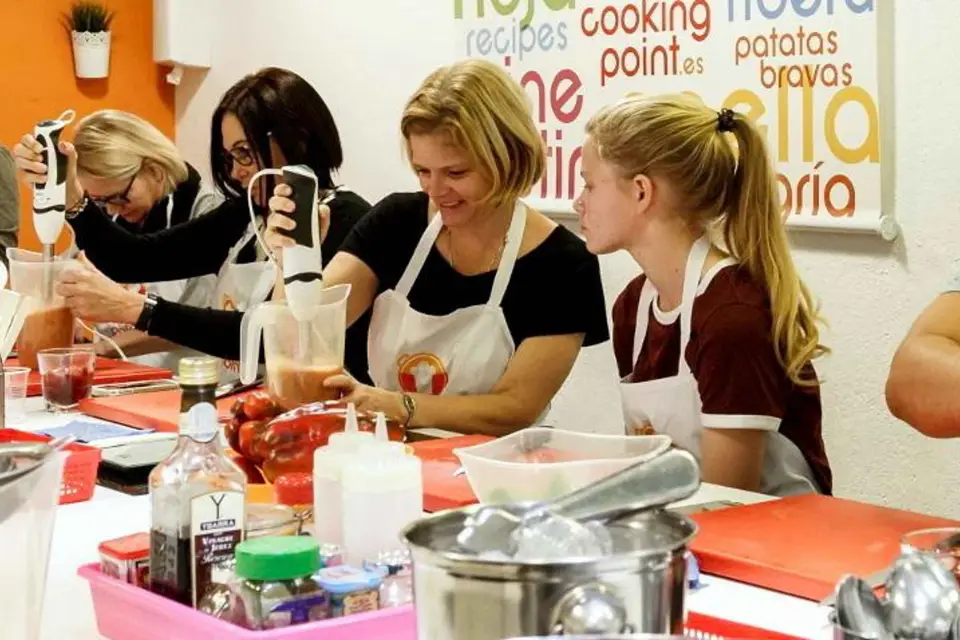 Madrid: clase de cocina española de medio día