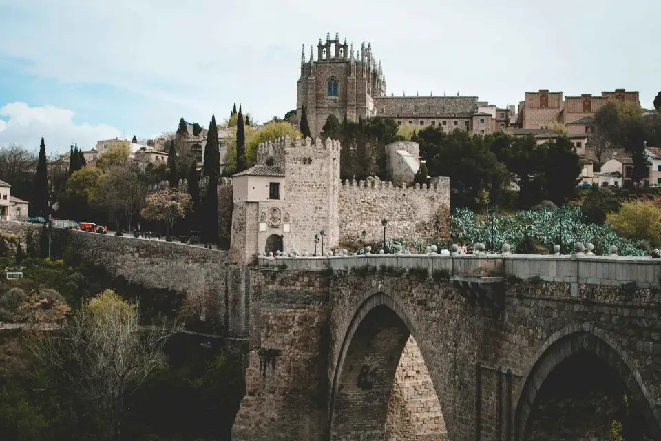 Consuegra Molinos de Viento y Toledo Tour privado desde Madrid