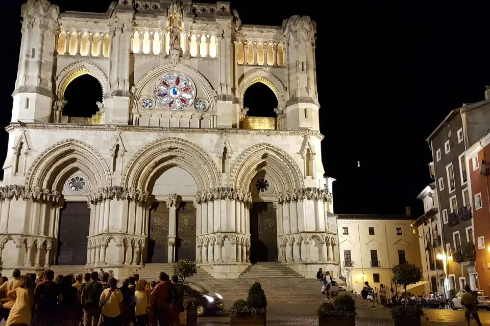 Madrid: Excursión de un día a Cuenca, Casas Colgadas y Catedral
