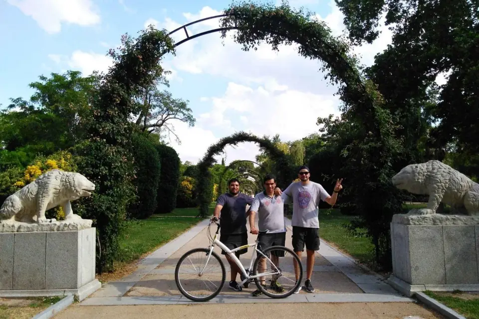 Madrid: Parque del Retiro y Barrio Literario en bici