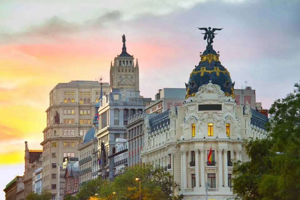 Madrid: Parque de El Retiro y visita guiada con audio por la ciudad