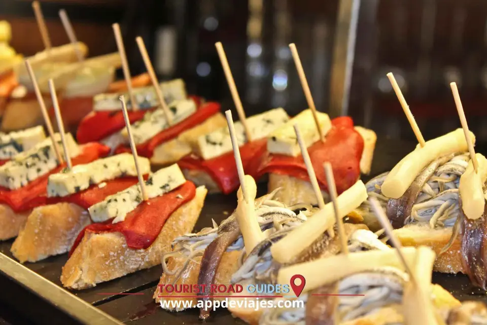 Desde Madrid: Ruta de Tapas y establecimientos centenarios