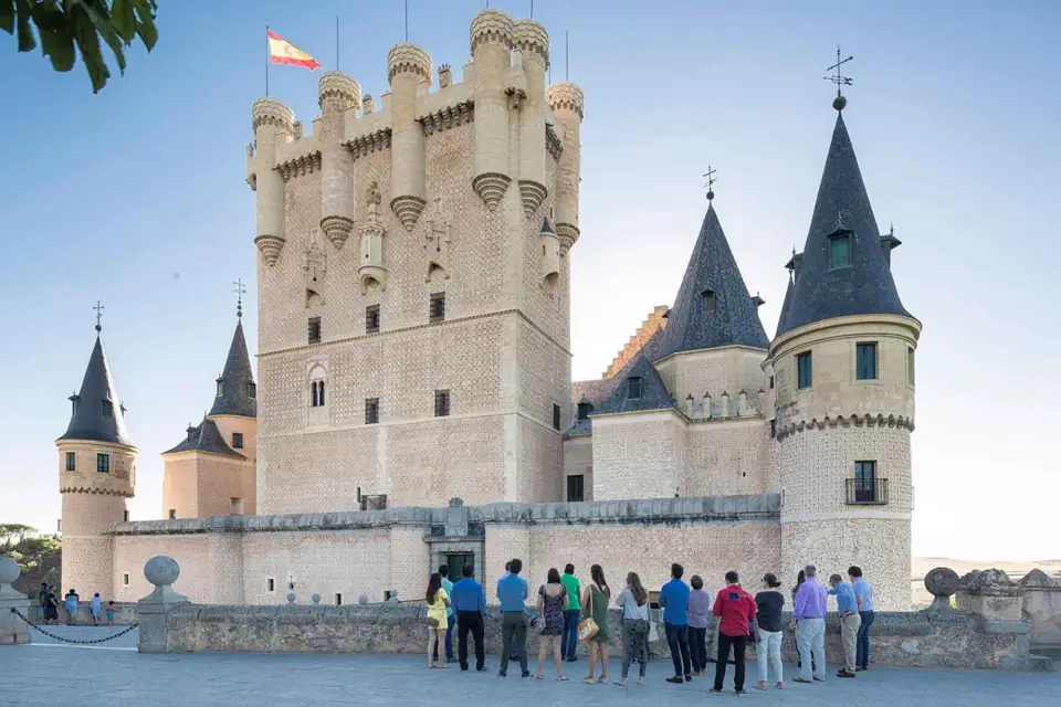 De Madrid a Segovia y Toledo: Excursión al Alcázar