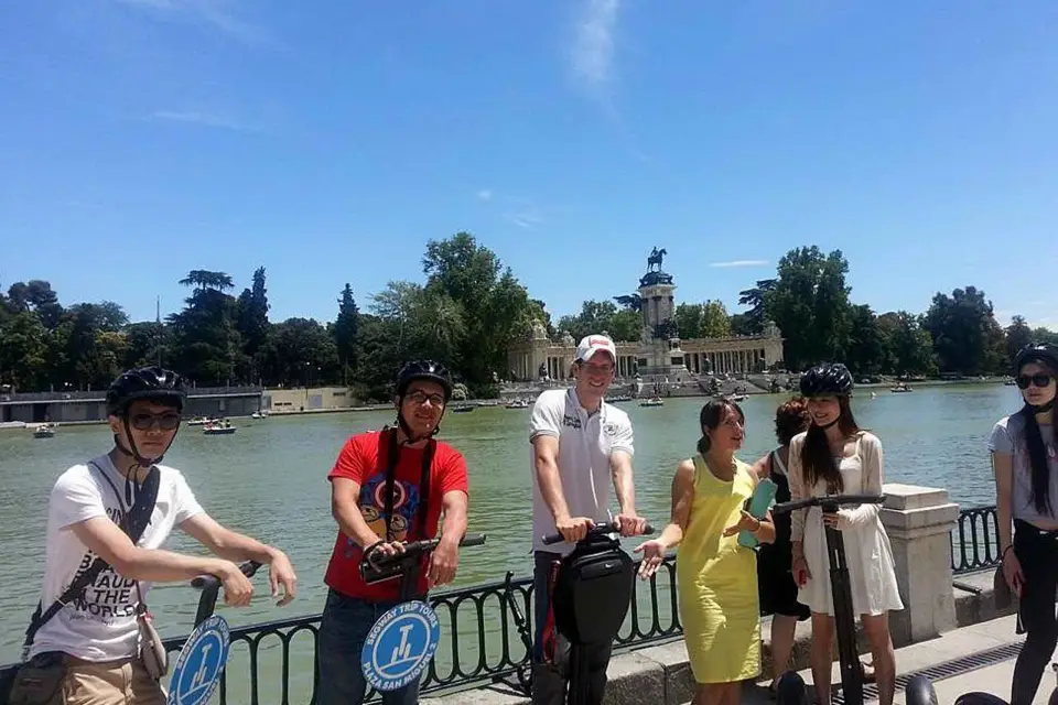 Madrid: tour de 1,5 horas por el parque del Retiro en Segway