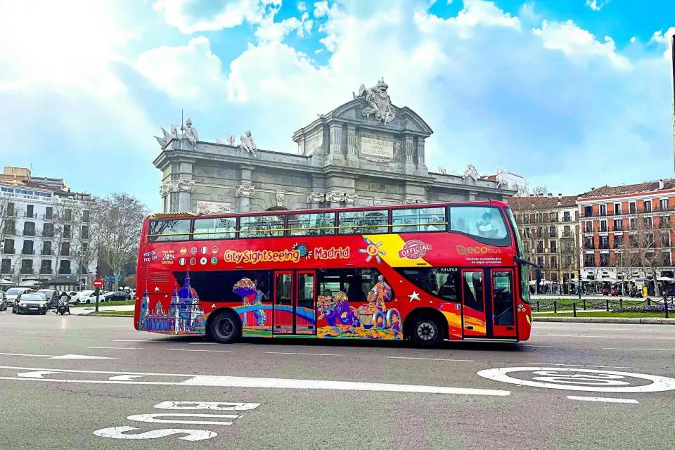 Madrid: Tour en autobús turístico Hop-On Hop-Off y Extras