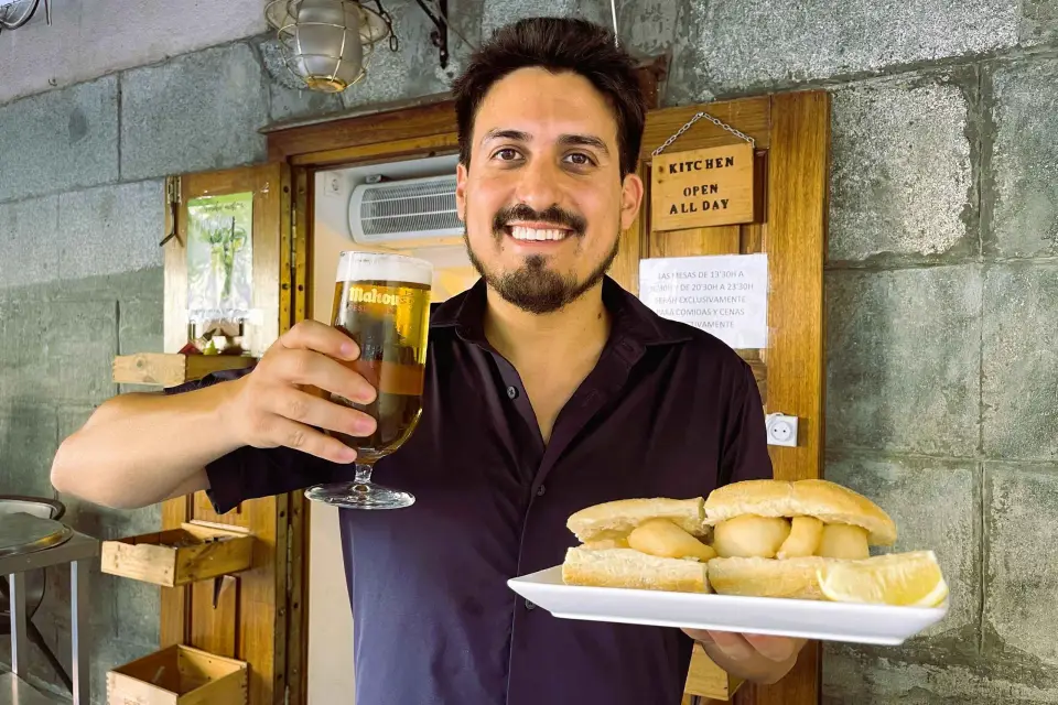 Madrid: Tour gastronómico local guiado por restaurantes ocultos