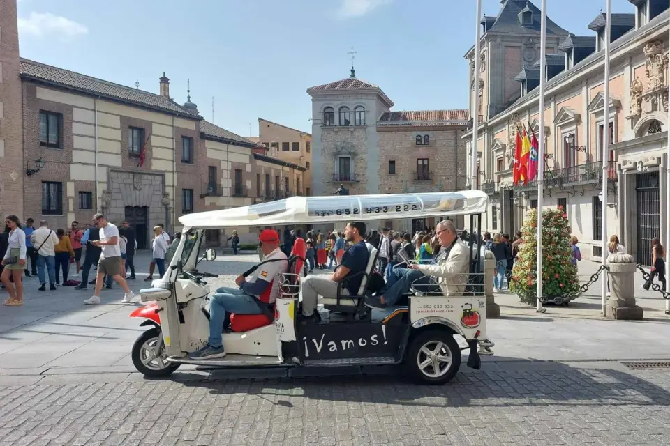Madrid: Tour guiado por la ciudad en Tuk Tuk