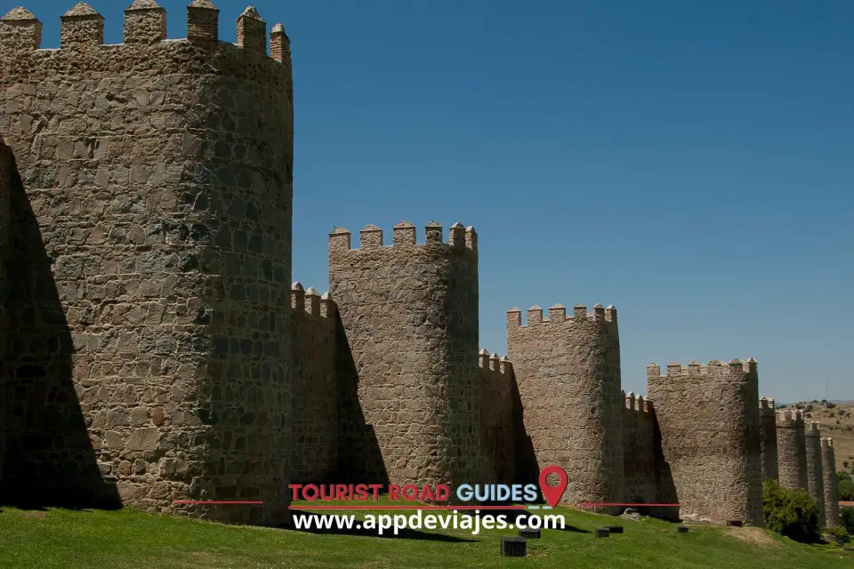 Desde Madrid: Tour Privado Ávila, Ruta de Tapas y El Escorial