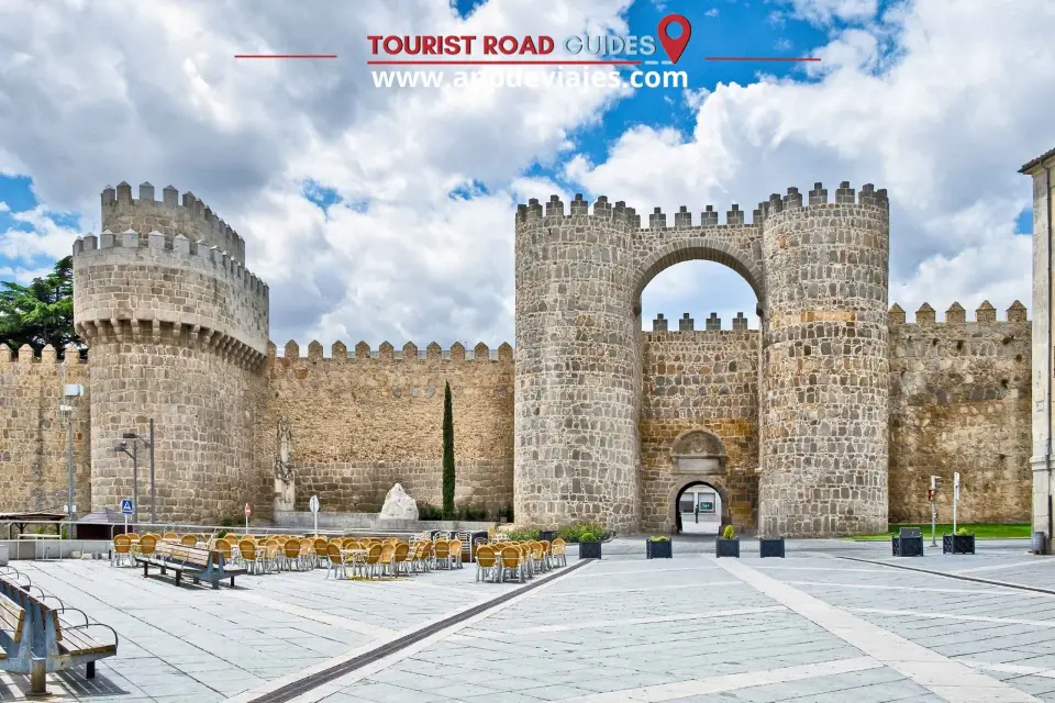 Desde Madrid: Tour privado Ávila - Segovia con Ruta de Tapas