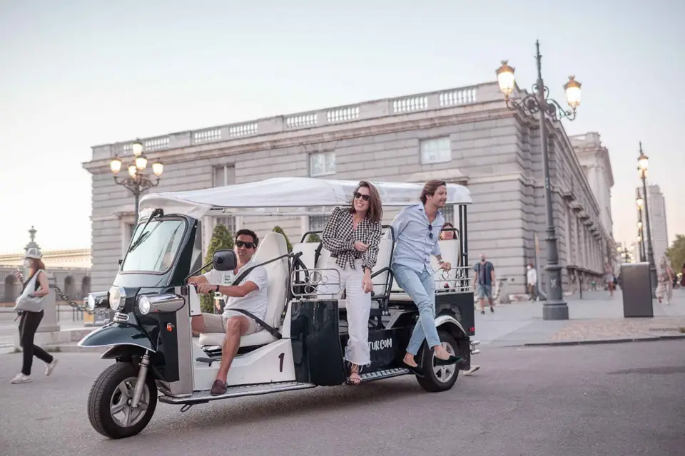 Madrid: Tour privado de la ciudad en Eco Tuk Tuk
