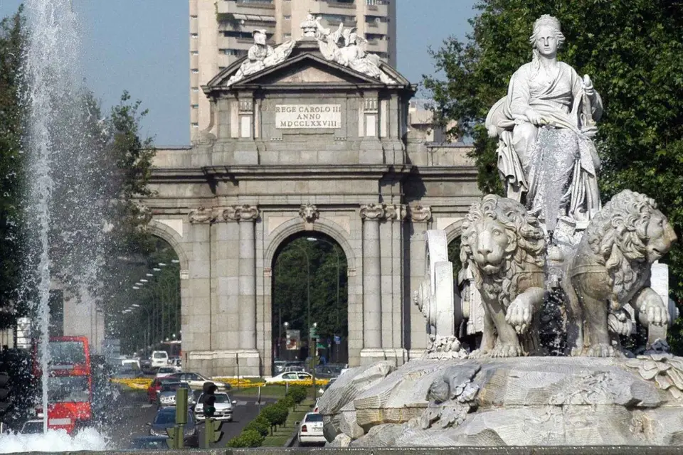 Tour privado de día completo por los monumentos más importantes de Madrid