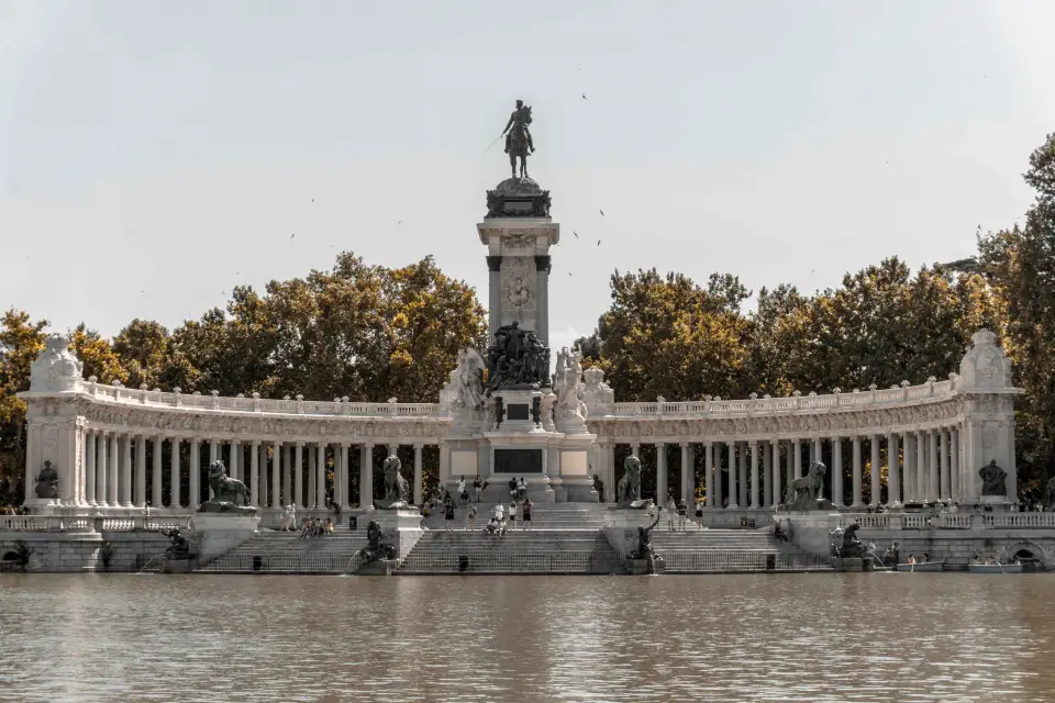 Madrid: Visita guiada a pie con audio y turismo