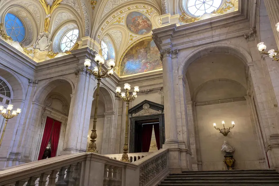 Madrid: Visita al Palacio y Museo del Prado con transporte