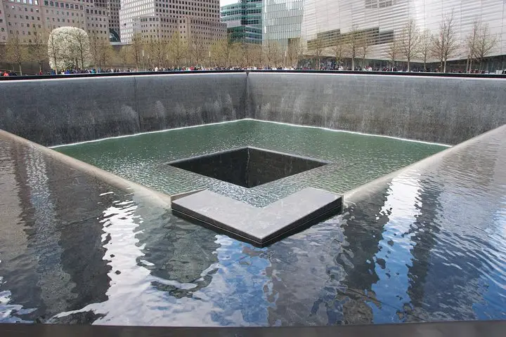 9/11 Memorial en World Trade Center y Financial District Walking Tour