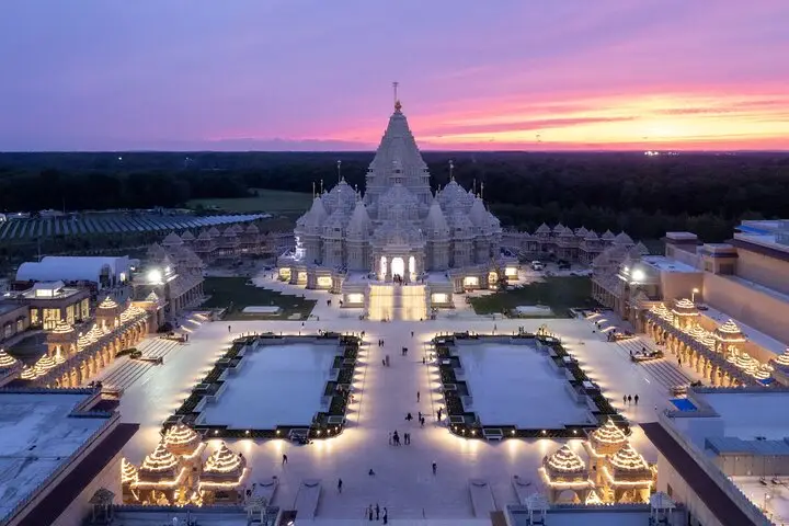 BAPS Mandir + Terrenos para Excursión de un día a la escultura | Niños 50% de descuento