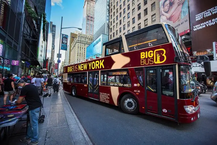 Big Bus NYC: Recorrido turístico con paradas libres en un autobús con techo descubierto
