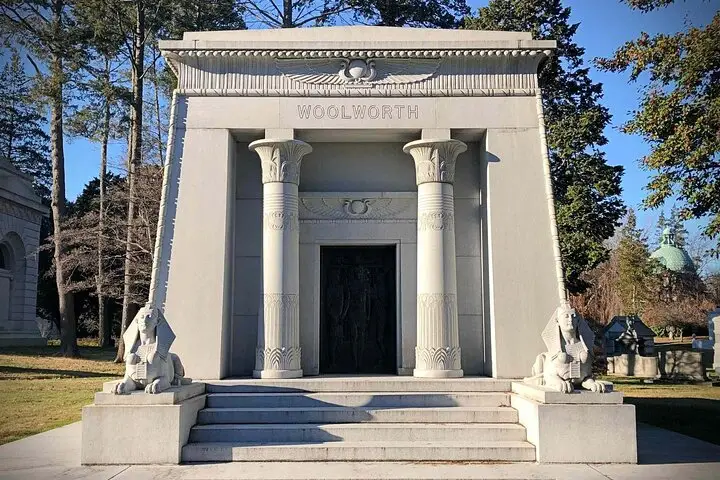 Cementerio de Woodlawn: un recorrido de audio autoguiado por el arte y la arquitectura de la Edad Dorada