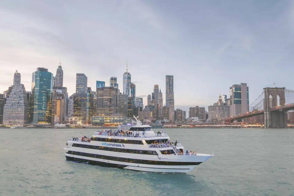 Ciudad de Nueva York: crucero con brunch, almuerzo o cena