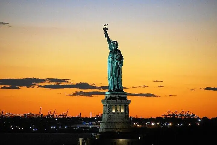 Crucero al atardecer de 60 minutos alrededor de la Estatua de la Libertad