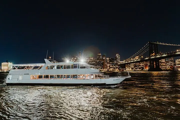 Crucero con cena por la ciudad de Nueva York con música en vivo