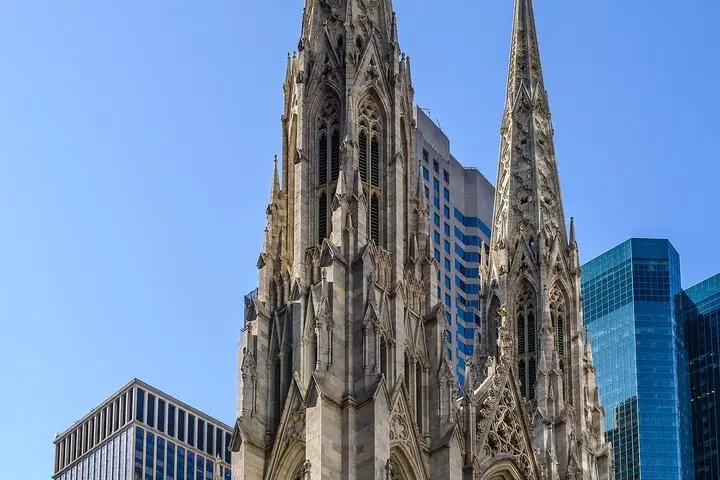 Crucero por la Estatua de la Libertad + Tour Oficial por la Catedral de San Patricio