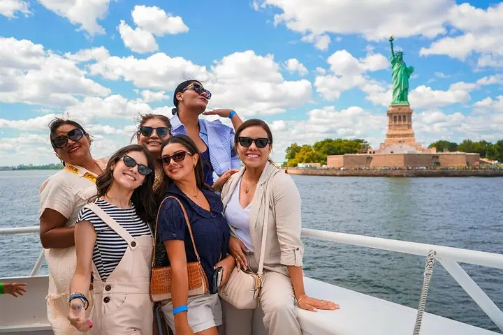 Crucero Lady Liberty de 60 minutos por Nueva York con foto digital gratis