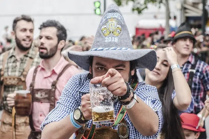 Crucero Oktoberfest por Nueva York