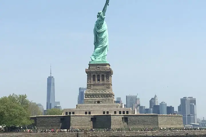 Crucero turístico de 60 minutos por la Estatua de la Libertad y Ellis Island