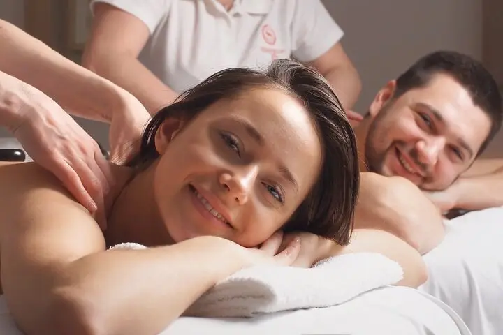 Enciende la chispa con un masaje de pareja en NYC 60 Mins