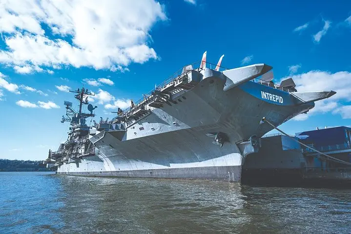 Entrada para el Museo Intrepid del Mar, el Aire y el Espacio (Intrepid Sea, Air, and Space Museum)