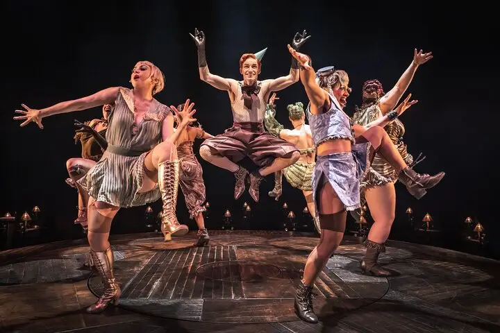 Entradas para Cabaret en el Kit Kat Club en Broadway