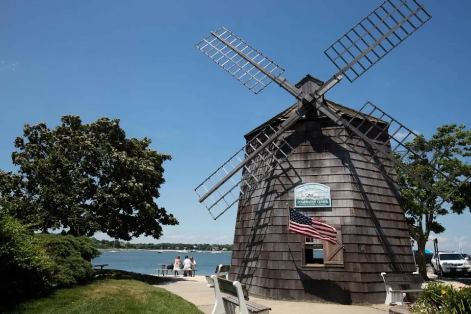 Desde Nueva York: Excursión de un día a Hamptons, Sag Harbor y Outlet Shopping