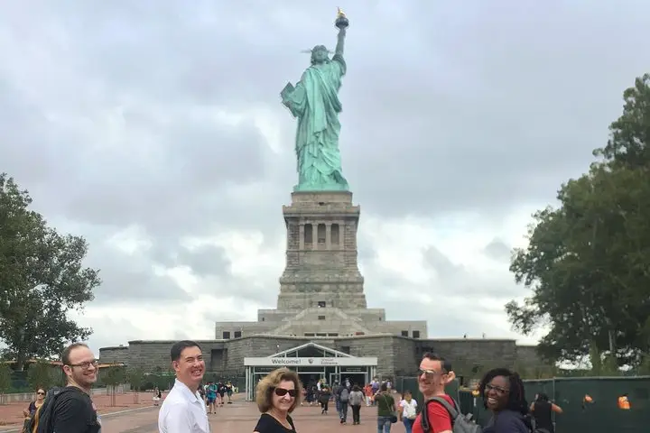 Excursión para grupos pequeños a la Estatua de la Libertad y la Isla Ellis