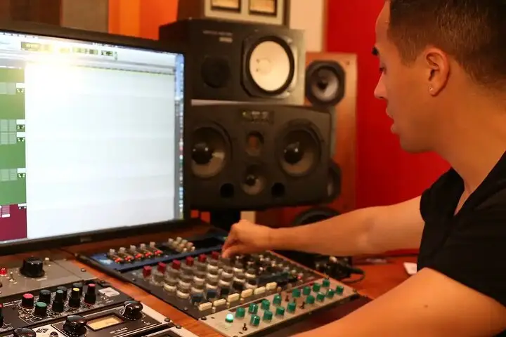 Experiencia de clase de producción musical