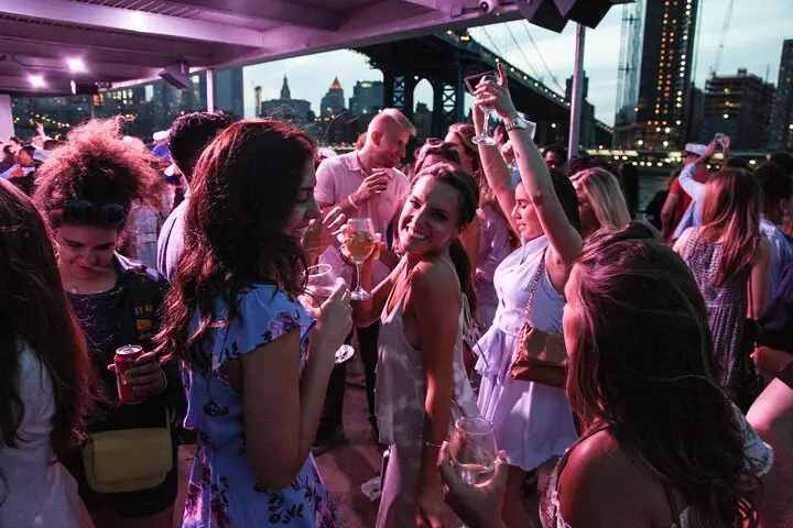 Experiencia de crucero en Blue Booze por la ciudad de Nueva York