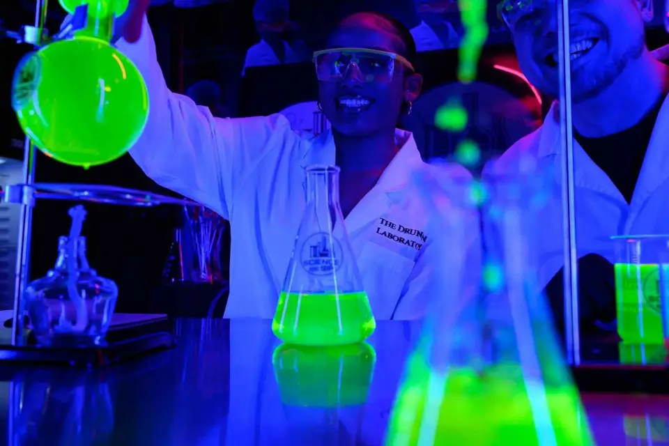 La experiencia Science and Sip® de NYC: El Laboratorio Borracho