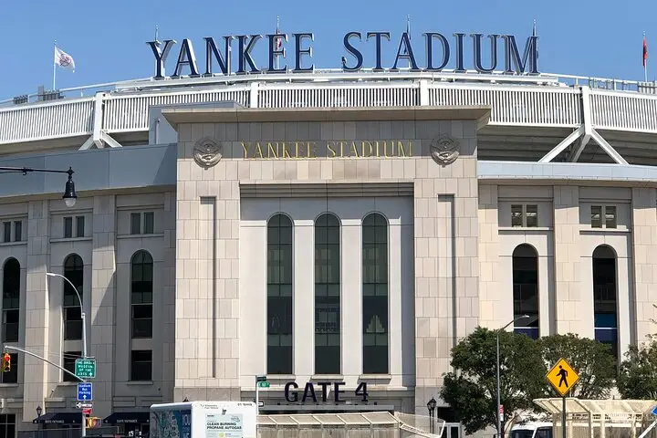 Experiencia de tour en autobús por el zoológico del Bronx y el Yankee Stadium
