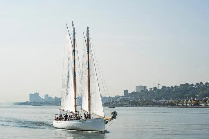 Follaje de otoño de Nueva York Navegue por el río Hudson