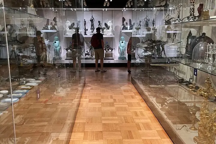 Historias de fantasmas: un recorrido misterioso y macabro en el Museo Metropolitano
