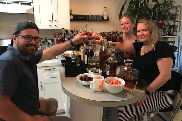Información básica sobre bourbon y degustación de whisky West Village