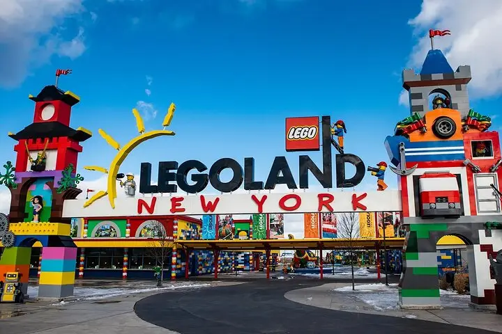 LEGOLAND New York Tour de 1 día con entrada desde Nueva York | Niños 50% de descuento