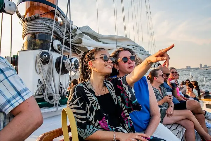 Navegación de un día en Nueva York hasta la Estatua de la Libertad a bordo del Schooner America