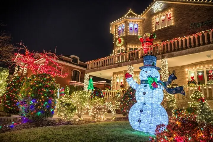 NYC: Dyker Heights Christmas Lights Express desde Times Square